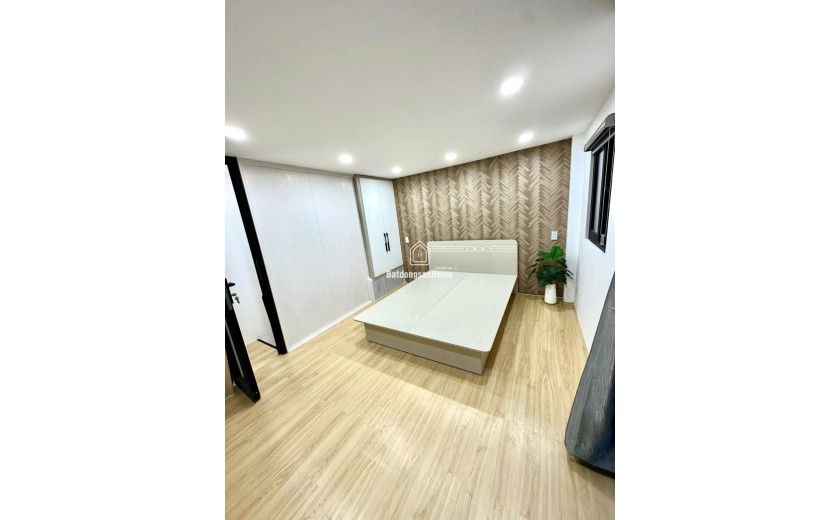 Giảm 200tr! Nhà mới 4 tầng HXH sàn 94m2 – Thích Quảng Đức Phú Nhuận